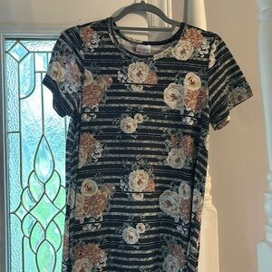 Lularoe Carly small. Never worn was used for display only